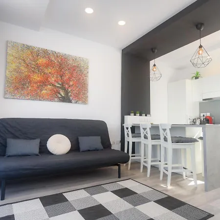 아파트 Sarah's Penthouse In 슬리에마