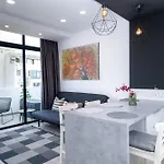 דירה Sarah's Penthouse In