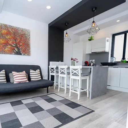 Sarah's Penthouse In * Sliema